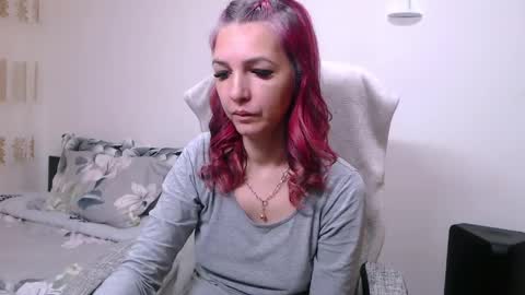 Snapshot of evadesireone chatting on April 7, 5:46 pm EvadesireONE online show from April 7, 5:46 pm