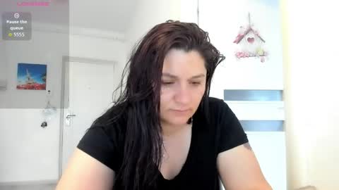 Snapshot of evadiana8484 chatting on May 9, 8:52 am evadiana8484 online show from May 9, 8:52 am