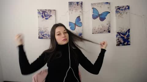 Eva online show from May 2, 12:10 pm