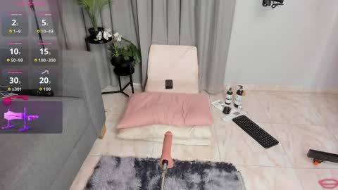 evahalston online show from May 6, 8:36 pm