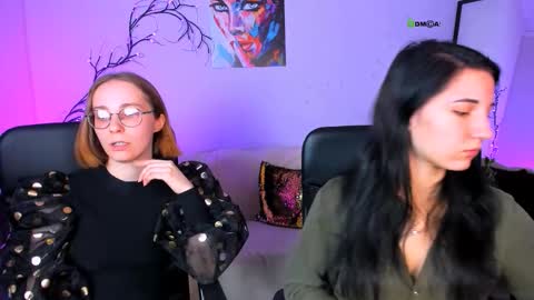 Snapshot of evalora_vei chatting on October 17, 12:30 pm evalora online show from October 17, 12:30 pm