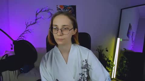 Snapshot of evalora_vei chatting on October 18, 12:17 pm evalora online show from October 18, 12:17 pm