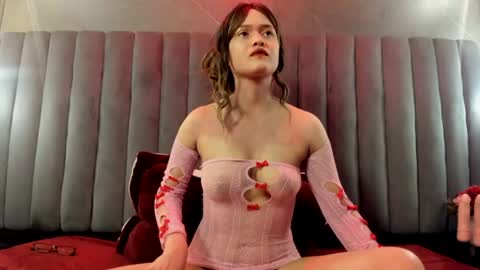 Snapshot of evalouisex_ chatting on June 28, 8:48 pm evalouisex_ online show from June 28, 8:48 pm