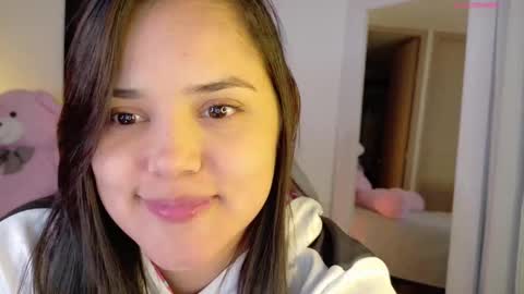 Snapshot of evaluna14 chatting on January 10, 4:25 am Eva online show from January 10, 4:25 am