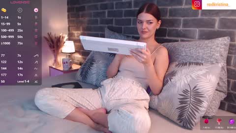 Snapshot of evamerlo chatting on February 25, 9:20 am Kristina online show from February 25, 9:20 am