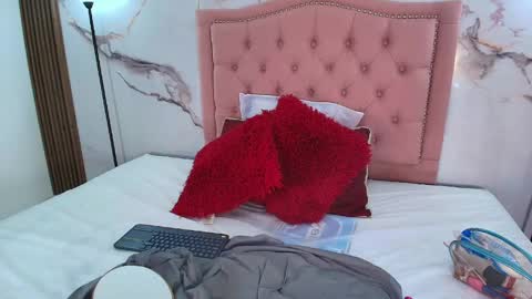  Eva  online show from May 8, 1:27 pm