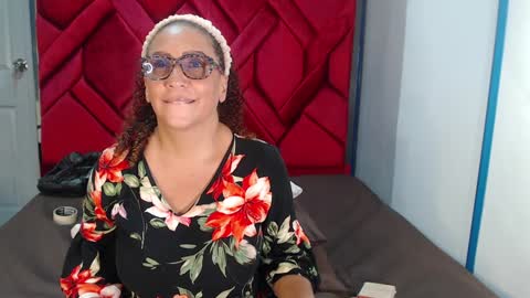 Snapshot of evamills1 chatting on December 17, 8:21 pm Eva Mills online show from December 17, 8:21 pm