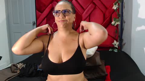 Snapshot of evamills1 chatting on December 30, 9:08 pm Eva Mills online show from December 30, 9:08 pm