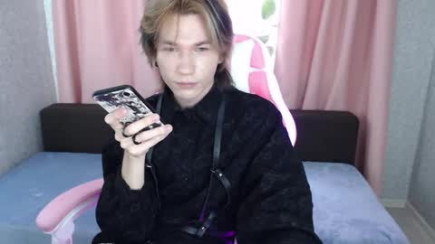 Snapshot of evan_reinhart chatting on September 25, 9:13 am evan_reinhart online show from September 25, 9:13 am