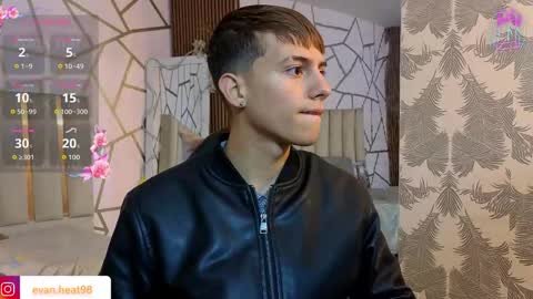 evan_tay online show from April 28, 3:22 am