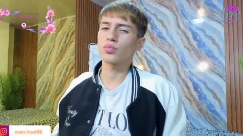 evan_tay online show from May 13, 3:04 am