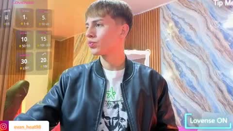 evan_tay online show from May 18, 3:02 am