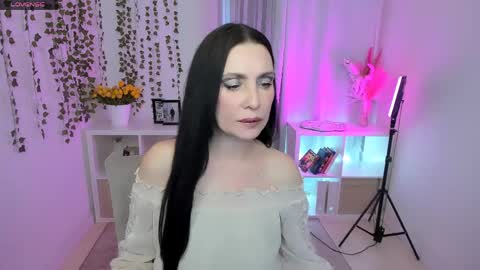 Evanessa online show from May 1, 9:47 am