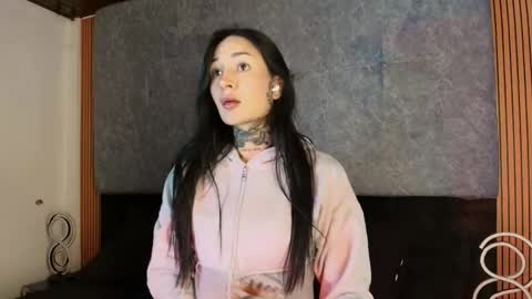evangeline_hell online show from May 12, 10:01 am