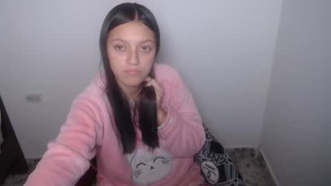 eva  online show from May 19, 4:19 am