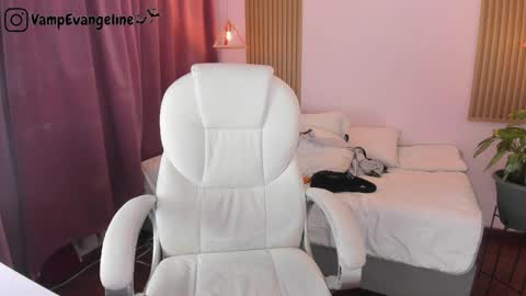 Snapshot of evangelinevamp chatting on September 9, 12:26 pm Eva Vamp online show from September 9, 12:26 pm