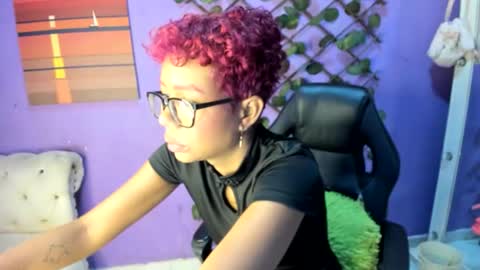 Snapshot of evangely15 chatting on November 5, 11:43 am evangely online show from November 5, 11:43 am