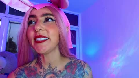 Evangelyne online show from February 22, 7:14 pm