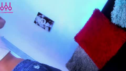 Snapshot of evanllelyne chatting on July 13, 11:57 am evanllelyne online show from July 13, 11:57 am