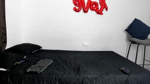 Evans collins24 online show from November 3, 7:15 pm