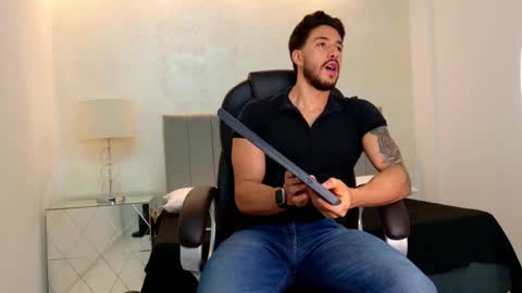 Snapshot of evans_opry1 chatting on February 25, 11:47 pm E V A N S online show from February 25, 11:47 pm