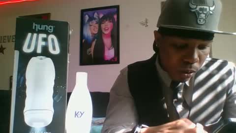 Snapshot of evanschris2048 chatting on February 28, 8:39 pm evanschris2048 online show from February 28, 8:39 pm