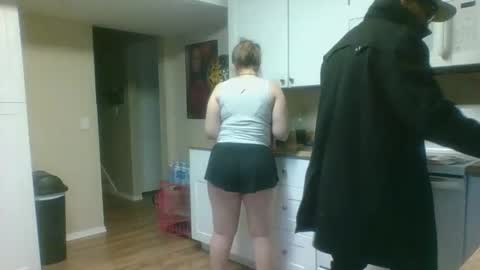 Snapshot of evanschris2048 chatting on March 7, 1:42 am evanschris2048 online show from March 7, 1:42 am