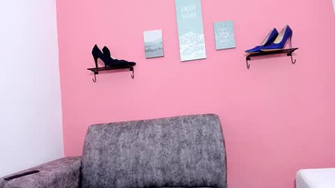 Snapshot of evapalmer_1 chatting on October 27, 9:35 am evapalmer_1 online show from October 27, 9:35 am