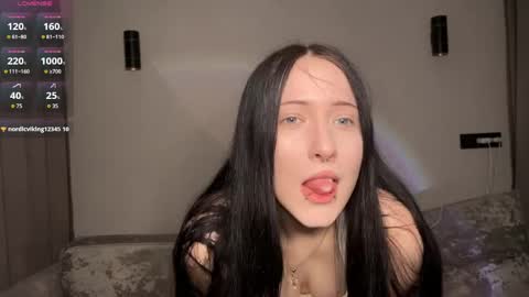 evapinklove online show from April 2, 12:58 pm