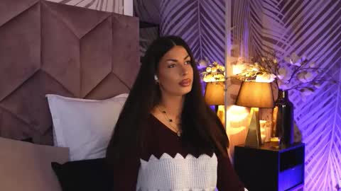 EvaRhea online show from November 18, 3:45 am