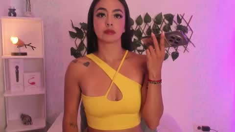 Snapshot of evaritz__ chatting on March 24, 10:15 pm EVARITZ online show from March 24, 10:15 pm