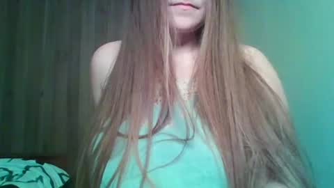 evasapples2026 online show from April 25, 9:56 pm
