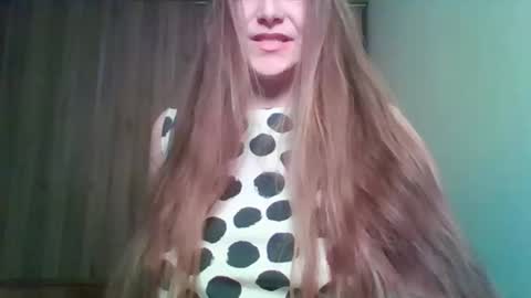 evasapples2026 online show from April 26, 8:17 pm
