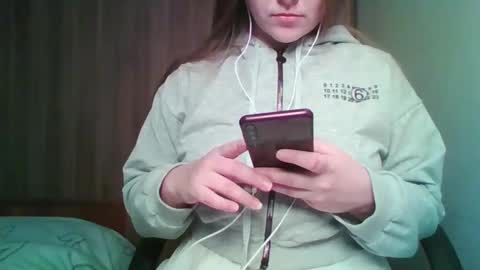 evasapples2026 online show from May 10, 4:56 pm