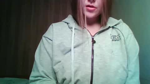 evasapples2026 online show from May 17, 8:38 pm