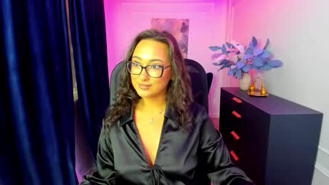 Snapshot of evasarazardje chatting on September 10, 11:32 am evasarazardje online show from September 10, 11:32 am