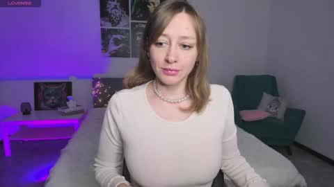 Snapshot of evashiny_ chatting on November 28, 3:42 am Eve online show from November 28, 3:42 am