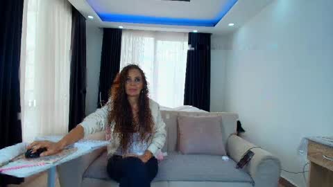  EVA LUNA online show from May 12, 2:58 pm
