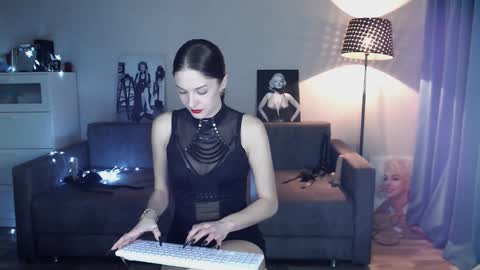 Eva online show from December 6, 11:33 am
