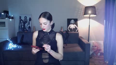 Eva online show from December 10, 4:17 pm