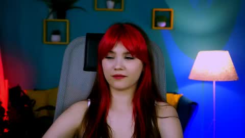 Snapshot of evathopson chatting on June 3, 11:35 am Eva next stream - - 1600 UTC2000 online show from June 3, 11:35 am