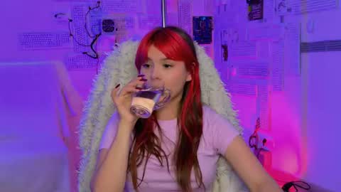 Snapshot of evathopson chatting on June 17, 12:07 pm Eva next stream - - 1600 UTC2000 online show from June 17, 12:07 pm