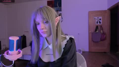      online show from November 11, 4:29 pm