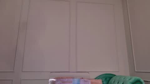 Snapshot of evathornxx chatting on June 15, 5:42 am Eva online show from June 15, 5:42 am