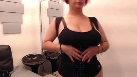 Eva Twiss online show from May 18, 1:28 pm