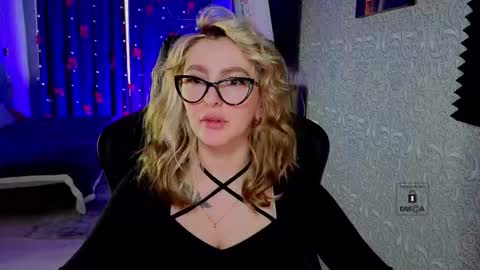 evavibe online show from February 28, 5:19 am