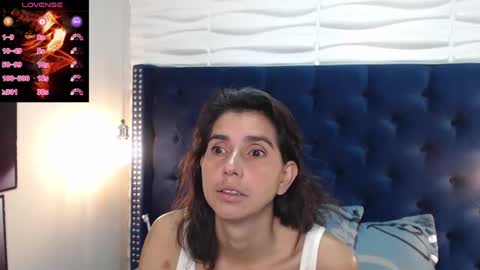 Snapshot of evawilliams_ chatting on February 11, 2:46 am Eva online show from February 11, 2:46 am