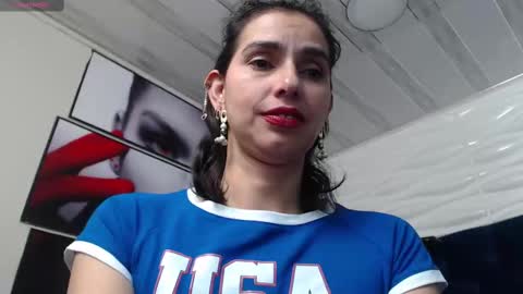Snapshot of evawilliams_ chatting on February 28, 9:23 pm Eva online show from February 28, 9:23 pm