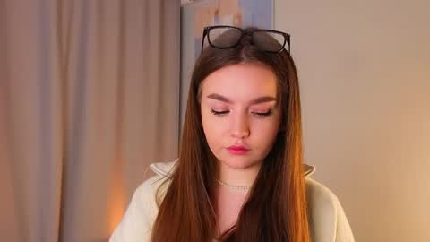 Snapshot of evawyliam chatting on April 8, 2:39 pm im EVA im new here dont be rude online show from April 8, 2:39 pm