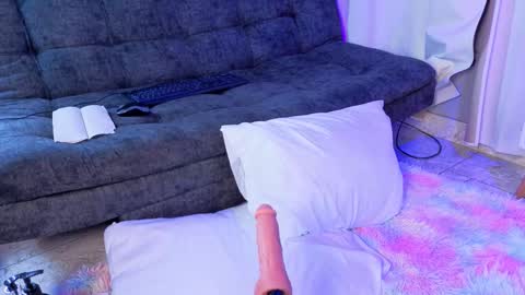 Snapshot of eve__queen chatting on February 19, 9:05 am Eva Queen online show from February 19, 9:05 am